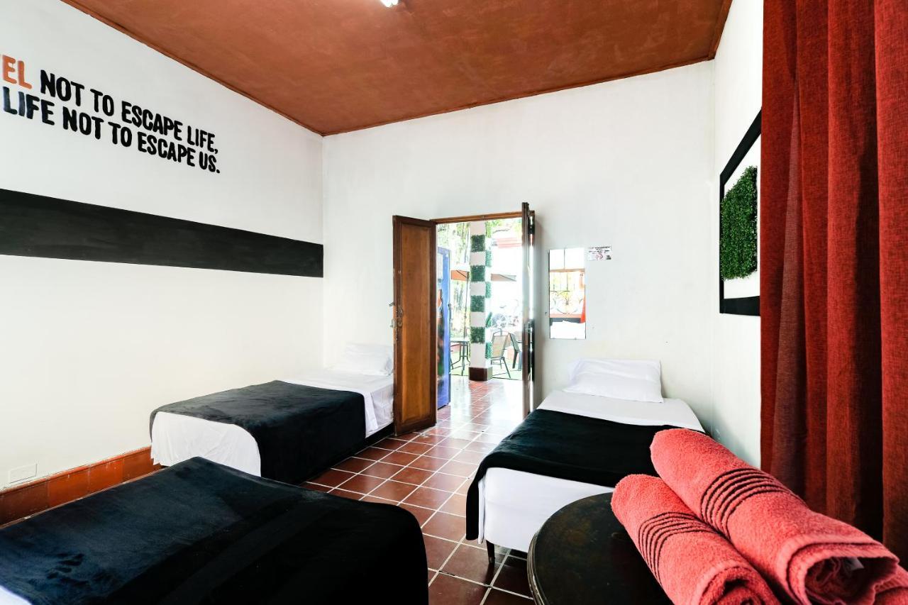 Capsule Hostel Guatemala City Exteriör bild