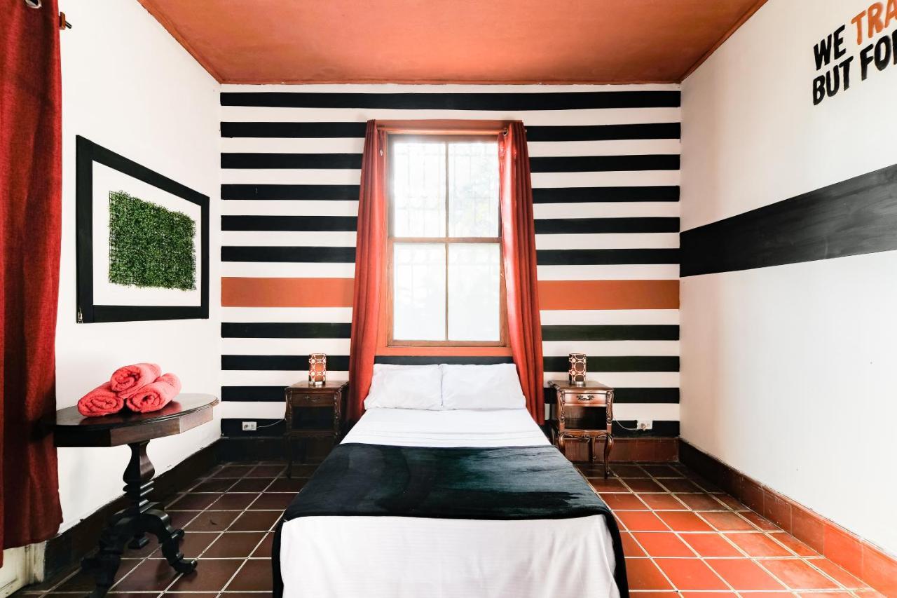 Capsule Hostel Guatemala City Exteriör bild