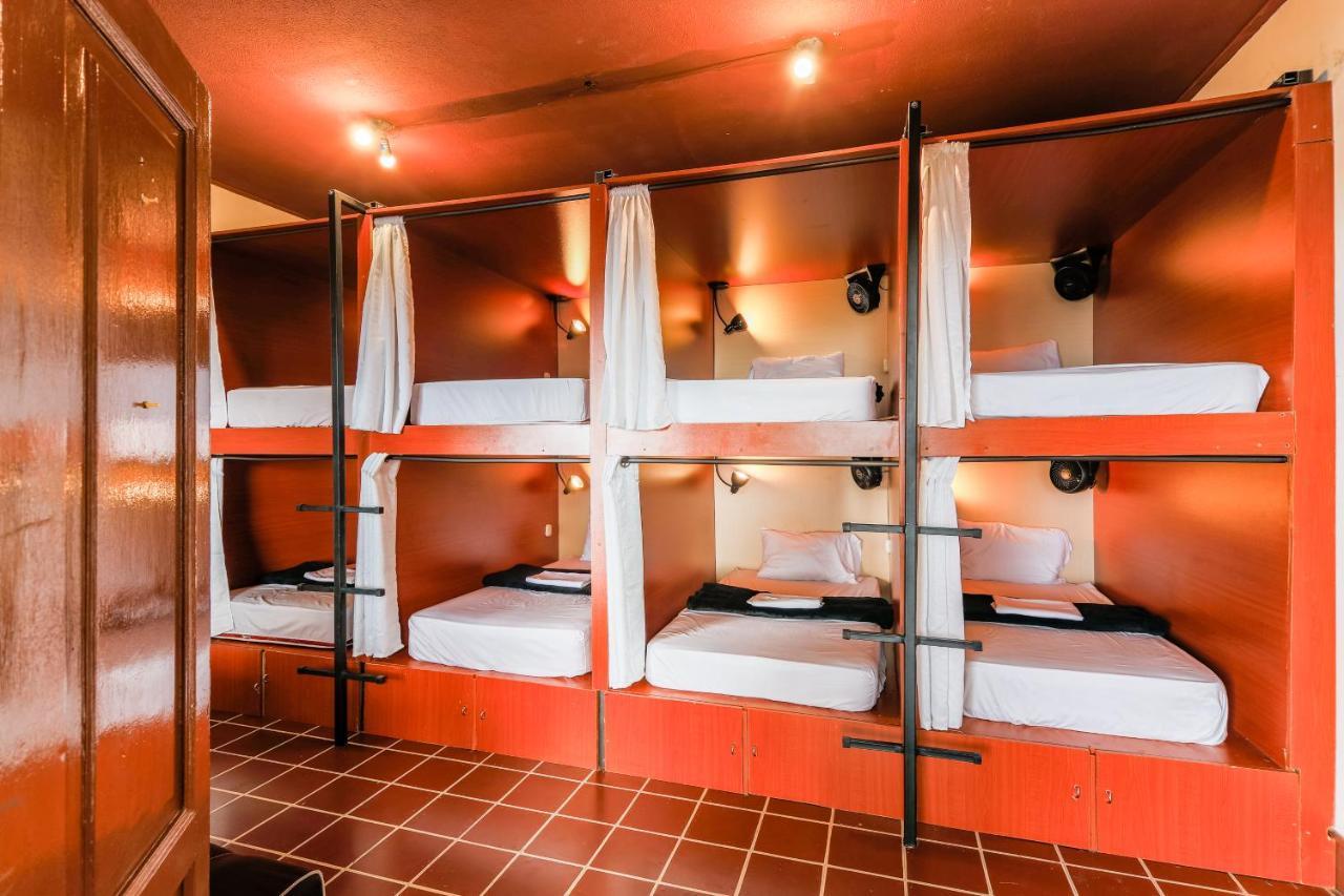 Capsule Hostel Guatemala City Exteriör bild