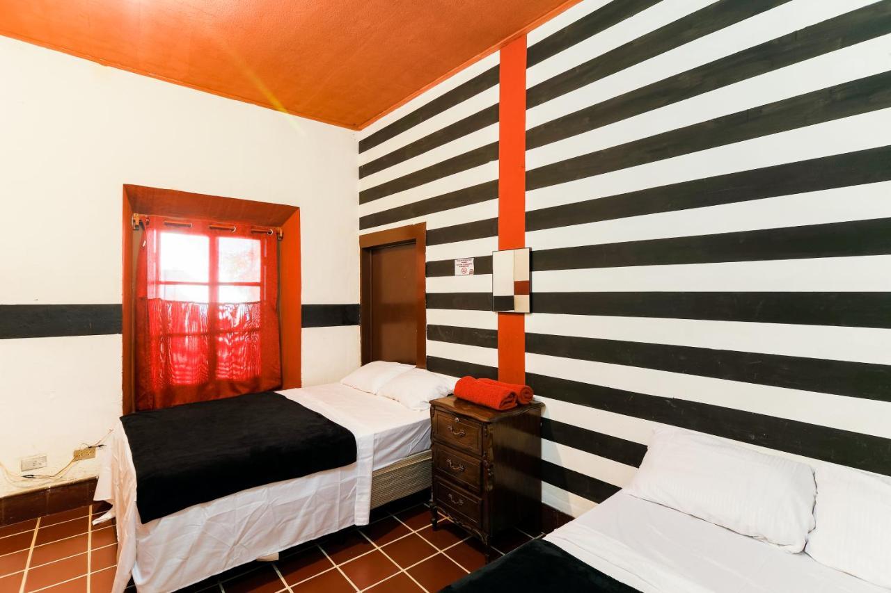 Capsule Hostel Guatemala City Exteriör bild